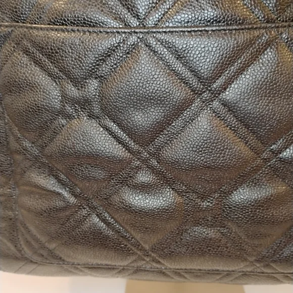 EUC MetroCity Quilted Caviar Leather Tote Bag with GHW - Picture 5 of 17